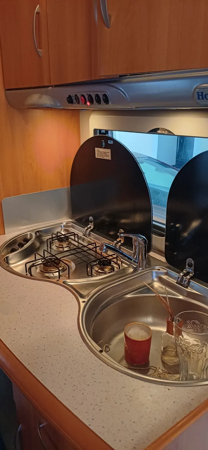 Fahrzeugbild Hobby De Luxe 460 LU #4