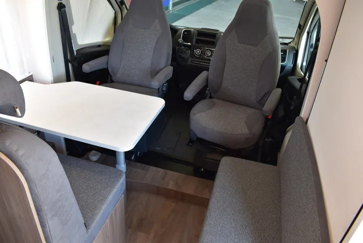 Fahrzeugbild Carado VAN 347 Clever-Lift-Bett, ab April #4