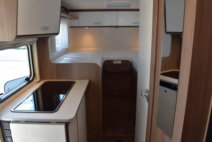 Fahrzeugbild Carado VAN 347 Clever-Lift-Bett, ab April #11