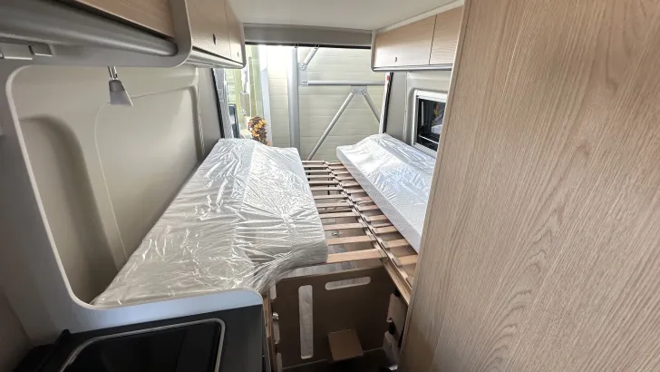 Sicht vorne-hinten Sunlight Camper Van CLIFF 602 Adventure Edition Rooftop