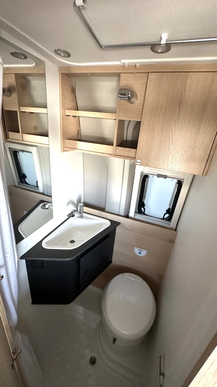 Sicht vorne-hinten Sunlight Camper Van CLIFF 602 Adventure Edition Rooftop