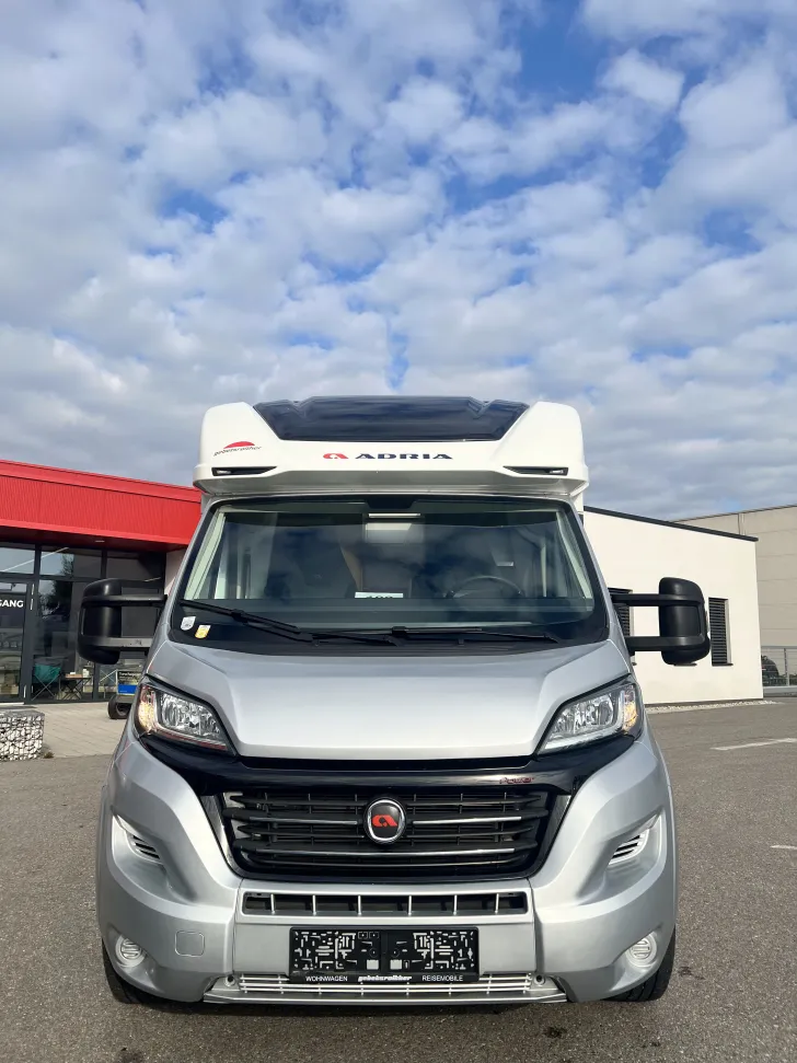 Fahrzeugbild Adria Coral Plus 670 SL #2