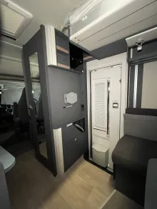 Fahrzeugbild Laika Kosmo L 105 #13