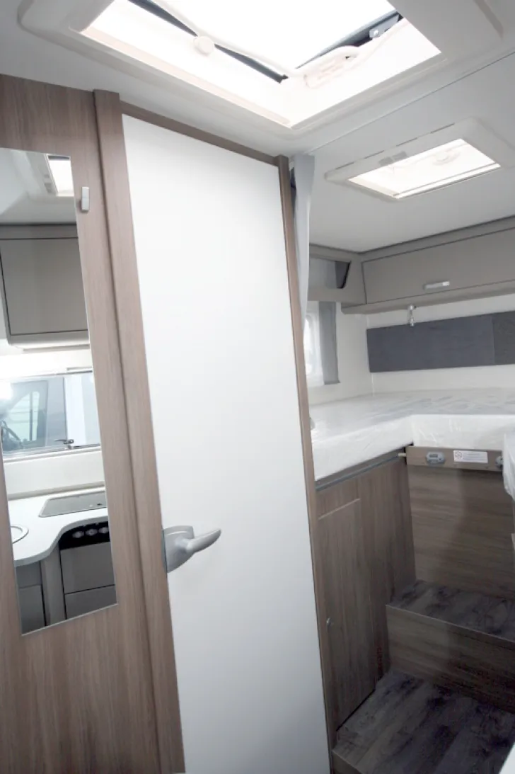 Fahrzeugbild Carado T 338 #18