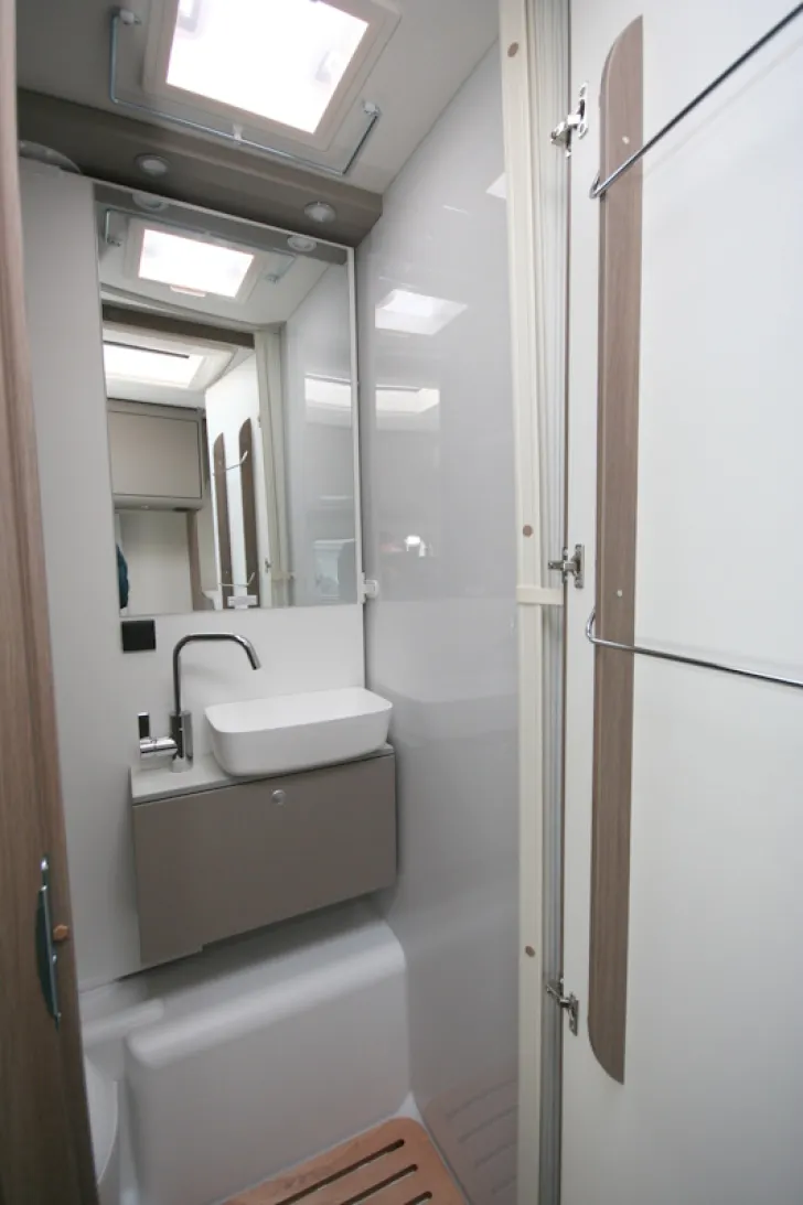 Fahrzeugbild Carado T 338 #23