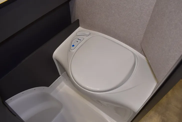 Fahrzeugbild Hymer Eriba Novaline 442 2 x A-KLappe, Batterie, Radtr. #18