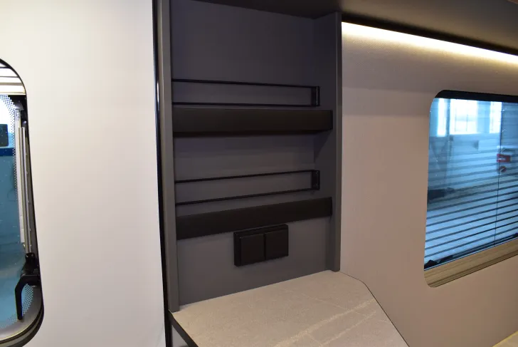 Fahrzeugbild Hymer Eriba Novaline 442 2 x A-KLappe, Batterie, Radtr. #36