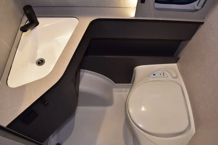 Fahrzeugbild Hymer Eriba Feeling 442 Hubdach, Längsbetten, Batterie #20