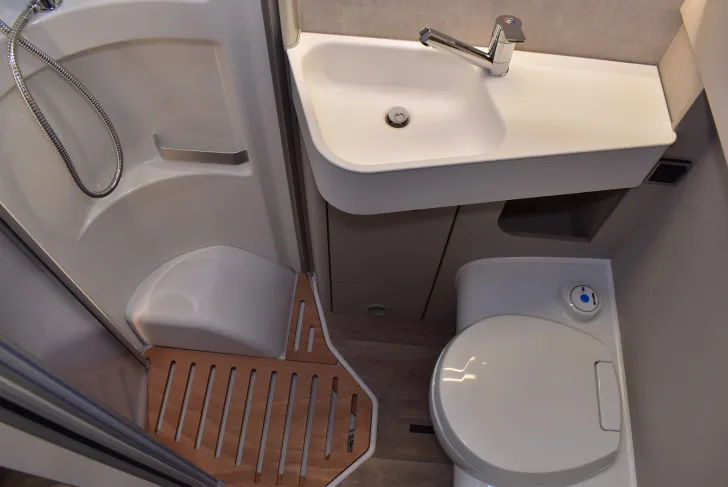Fahrzeugbild Hymer Exsis-t 580 Pure Sat, TV, Markise, Längsbetten #15