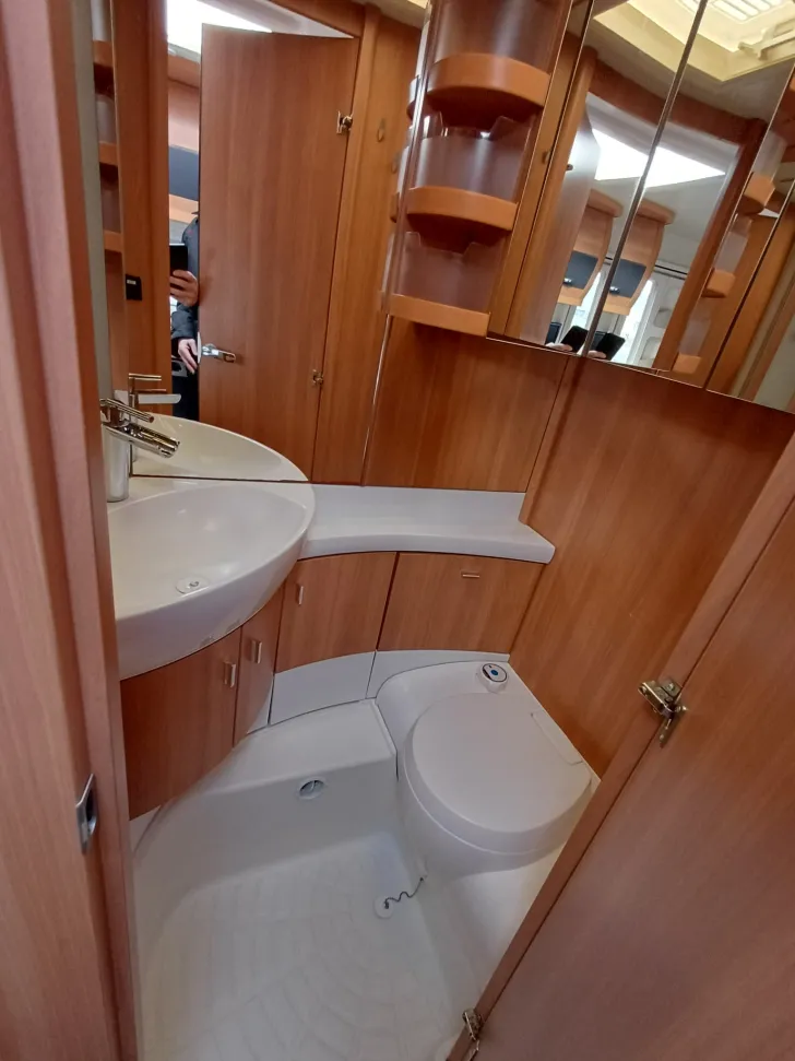 Fahrzeugbild Hobby De Luxe 440 SF #13