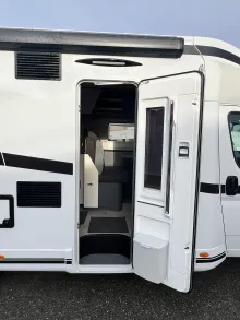 Fahrzeugbild Laika Kosmo L 409 mit Tageszulassung #11