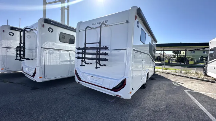 Schräg Hinten Sunlight T 68C Adventure Edition