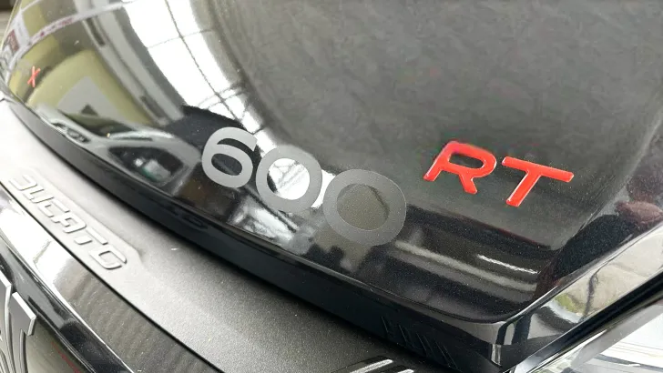 Schräg Vorne Sunlight Camper Van CLIFF 600 X RT