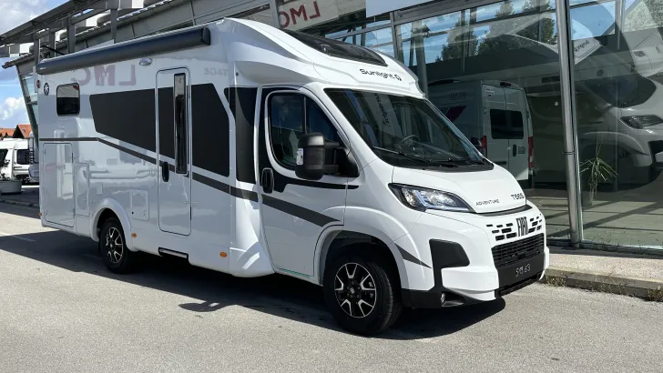 Schräg Vorne Sunlight T 66S Adventure Edition