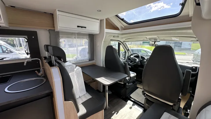 Sicht vorne-hinten Sunlight T 66S Adventure Edition