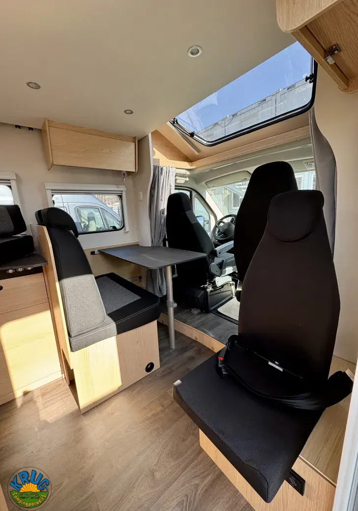 Fahrzeugbild Sunlight T TS67 5 Sitzplätze & Dometic kLIMA #16