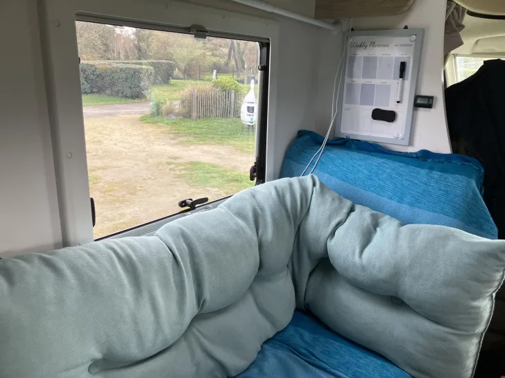 Fahrzeugbild Chausson Alkoven C656 Sehr guter Zustand, #10