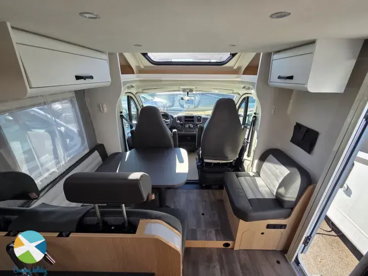 Sicht vorne-hinten Sunlight T 68 Adventure Edition