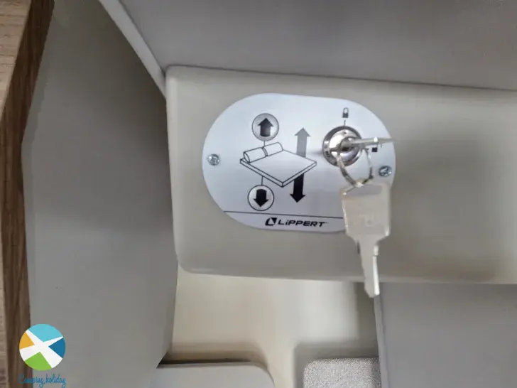 Weitere Betten Bürstner B66 690 TD