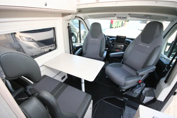 Fahrzeugbild Tourne 435 6.4 #8