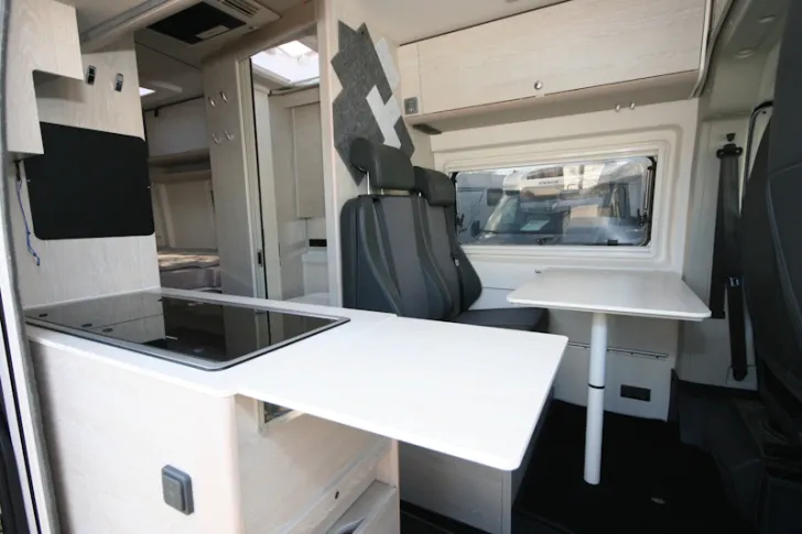 Fahrzeugbild Tourne 435 6.4 #14