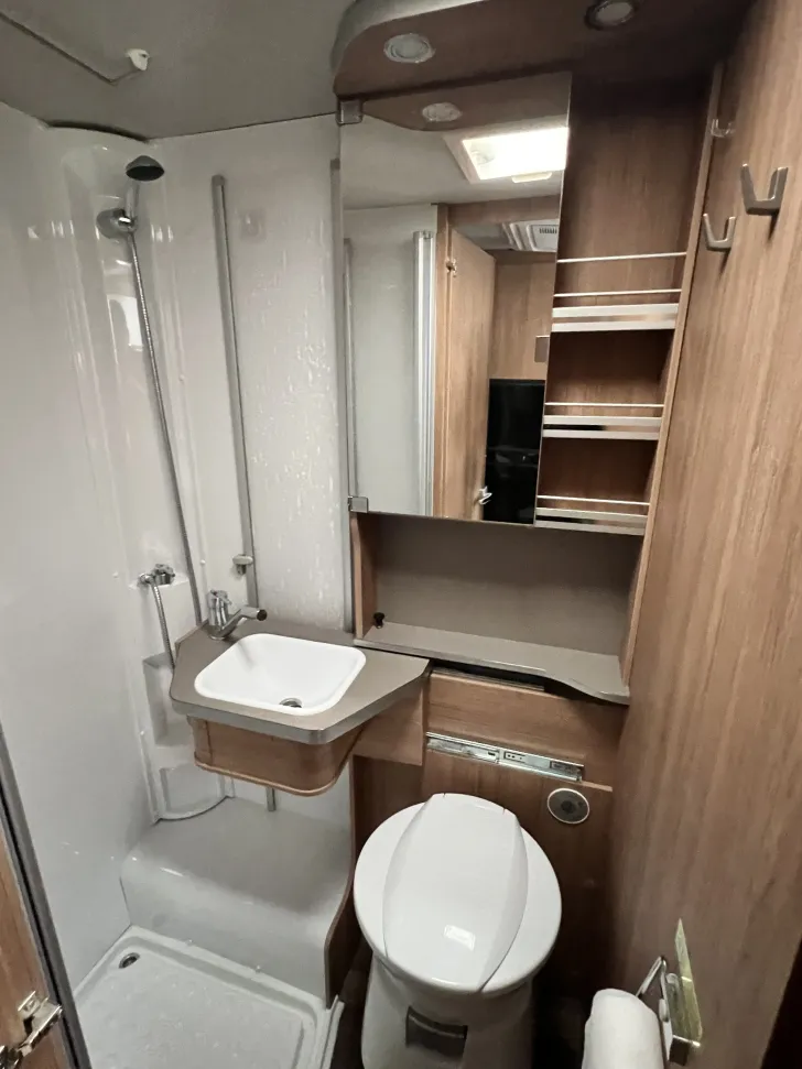 Fahrzeugbild Weinsberg CaraHome 600 DKG - AUTOMATIK - #28