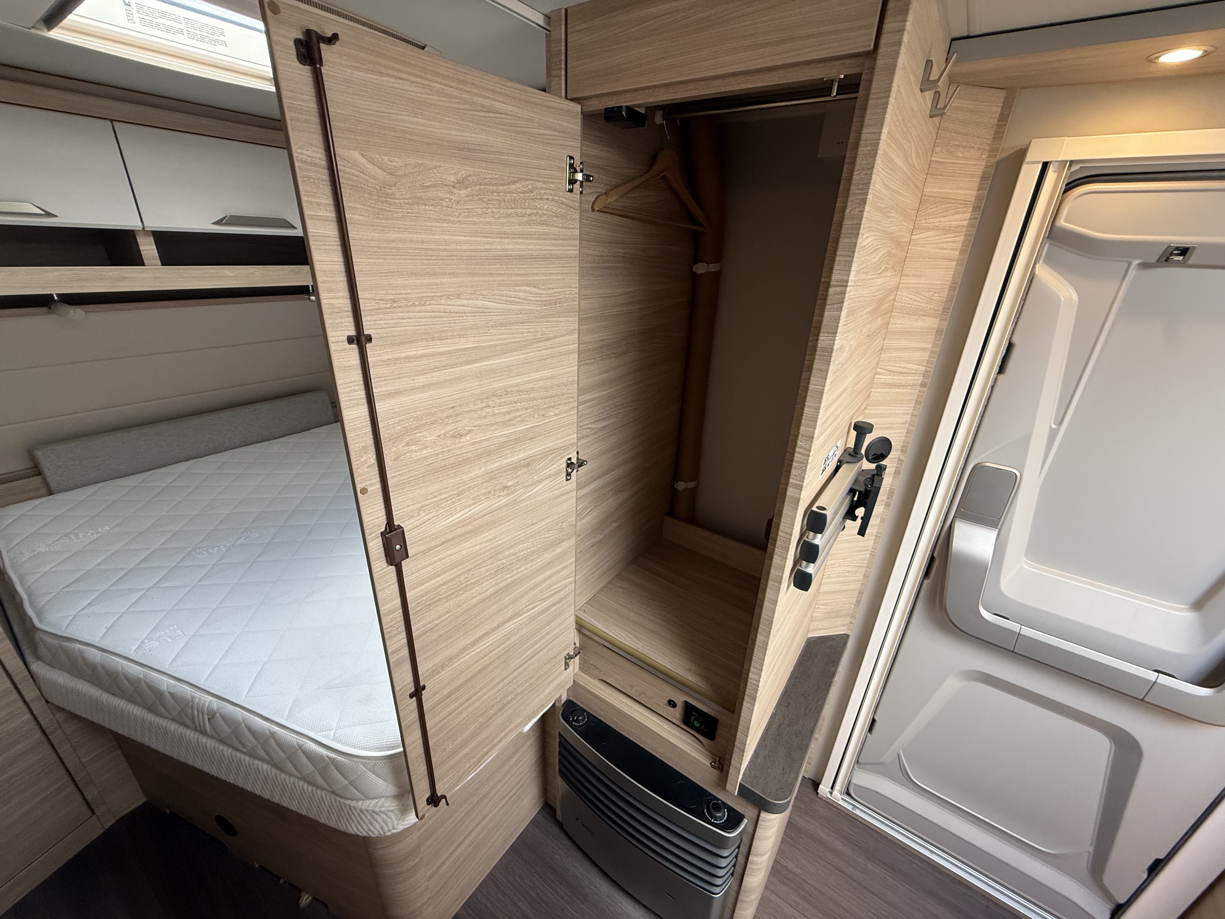 Knaus Südwind 450 FU - Bild 21