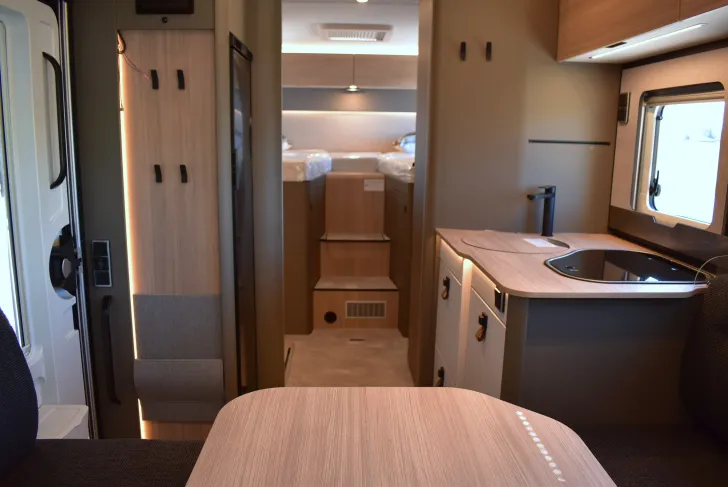 Fahrzeugbild Hymer GT-S 685 Face-to-Face, Raumbad, Autom. #9