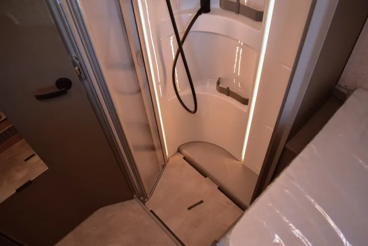 Fahrzeugbild Hymer GT-S 685 Face-to-Face, Raumbad, Autom. #22