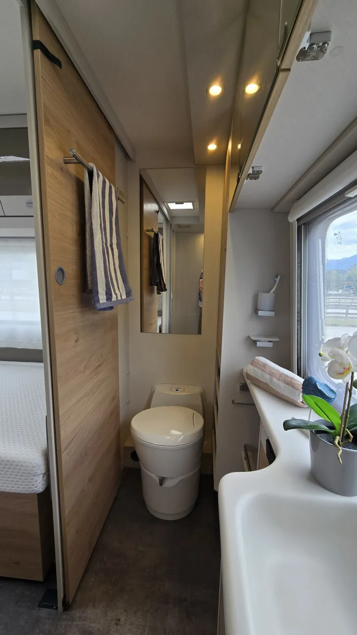 Fahrzeugbild Dethleffs Nomad 560 RET Top Ausstattung, Win #7