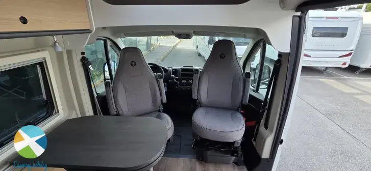 Sicht vorne-hinten Sunlight Camper Van Cliff 600