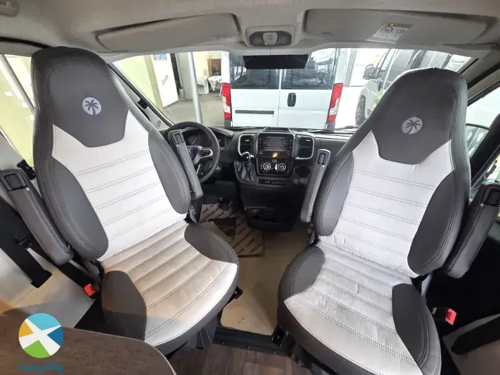 Sicht vorne-hinten Sunlight Camper Van CLIFF 600 Adventure Edition RT, Aut.