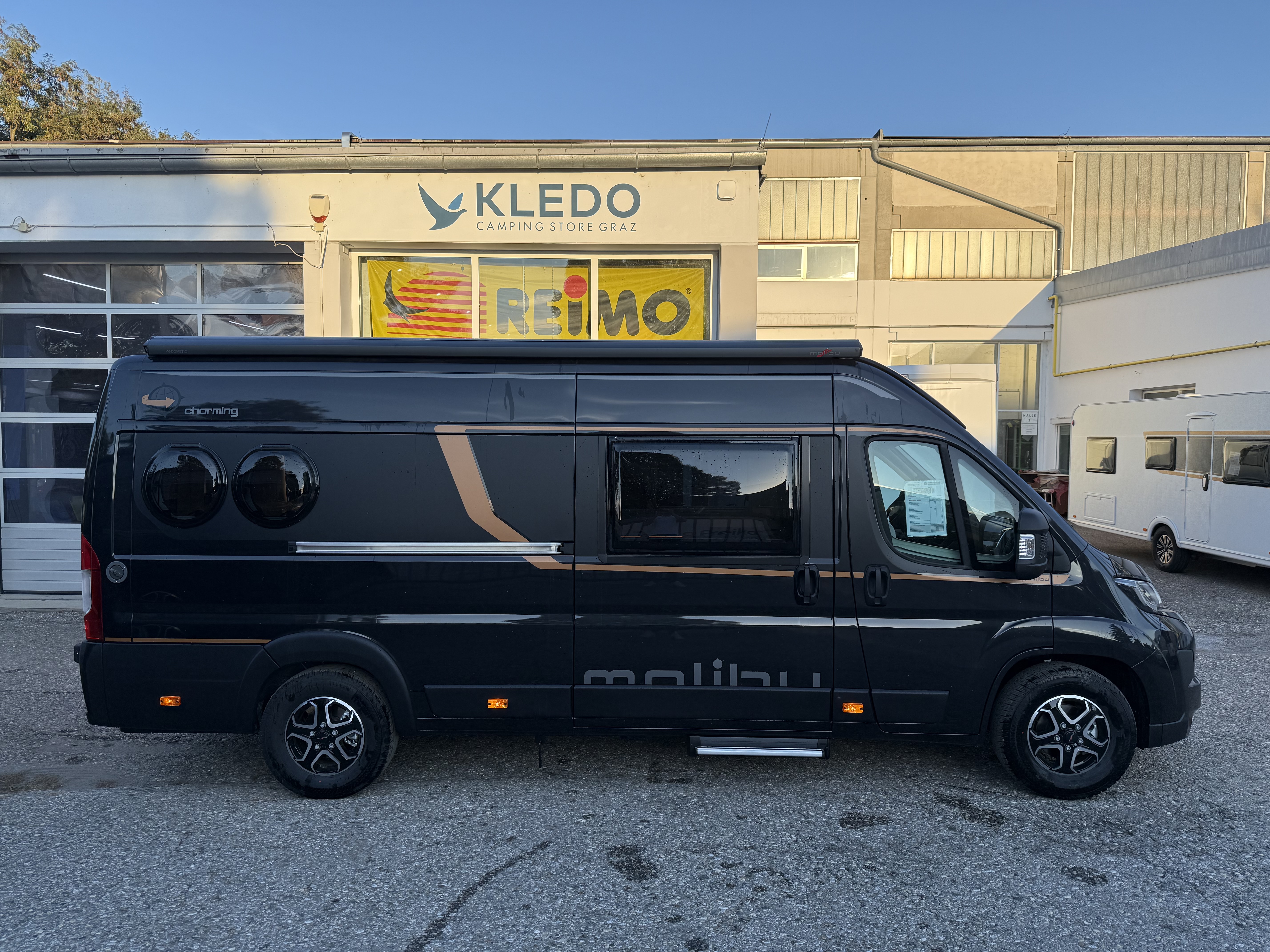 Malibu Van First Class – Two Rooms 640 LE RB charming GT skyview - Bild 2