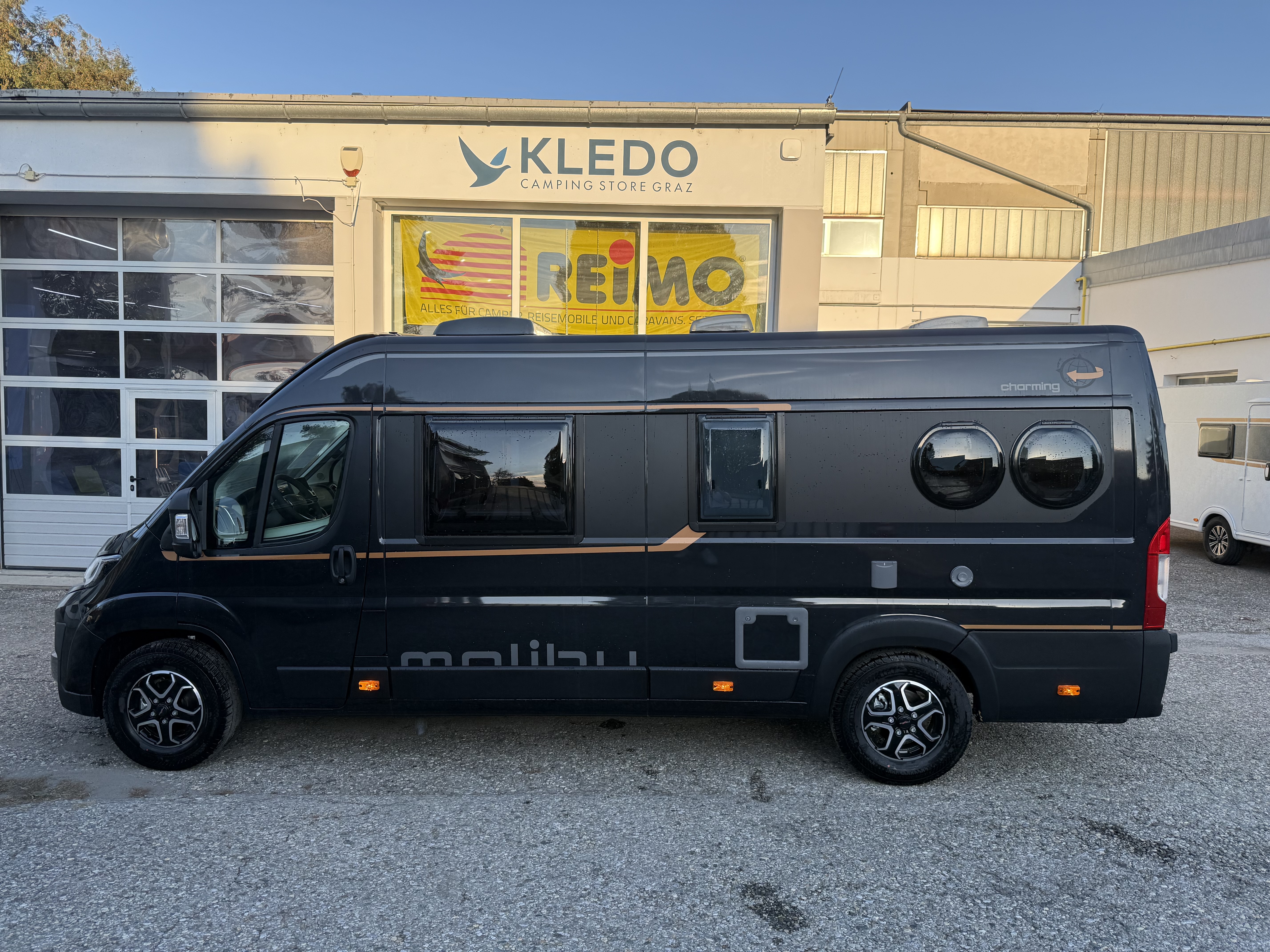 Malibu Van First Class – Two Rooms 640 LE RB charming GT skyview - Bild 7