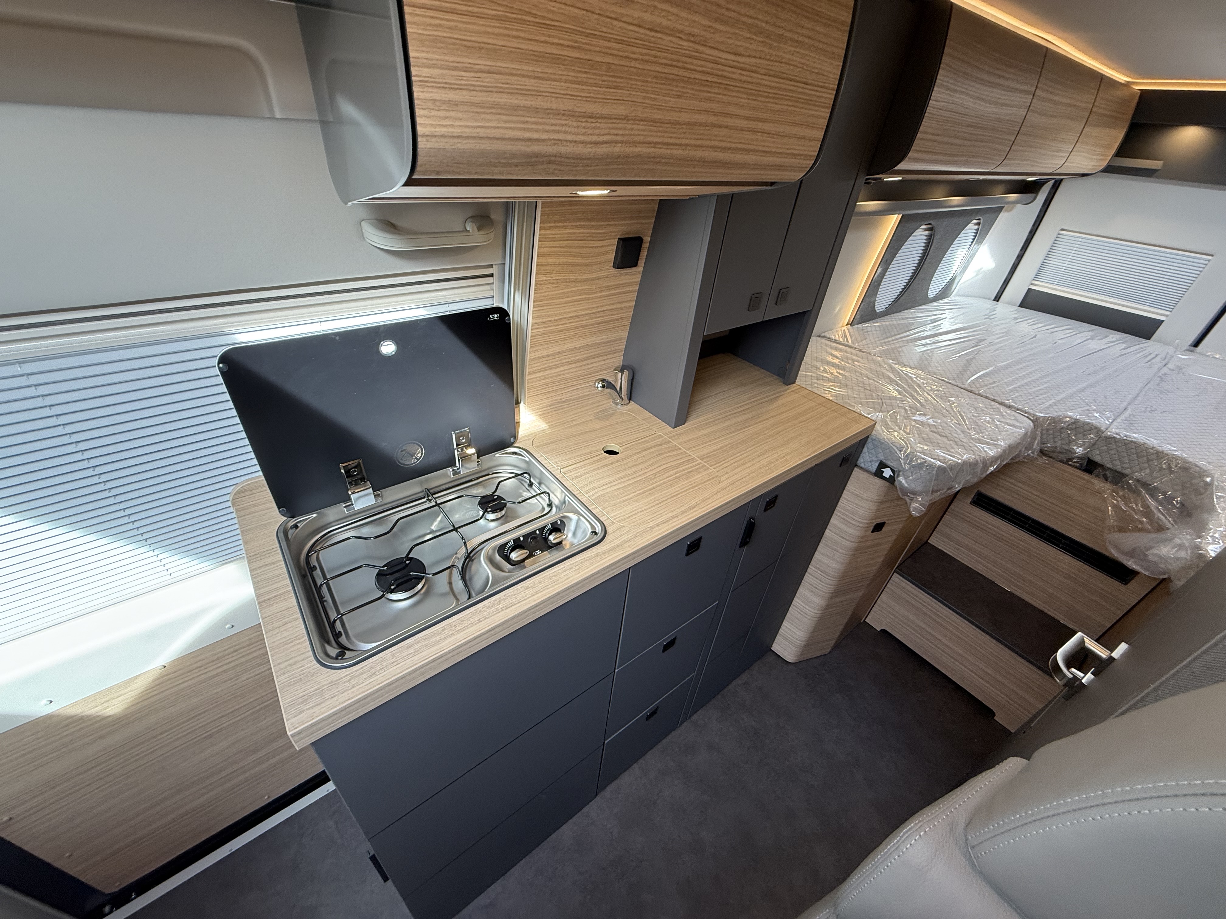 Malibu Van First Class – Two Rooms 640 LE RB charming GT skyview - Bild 12