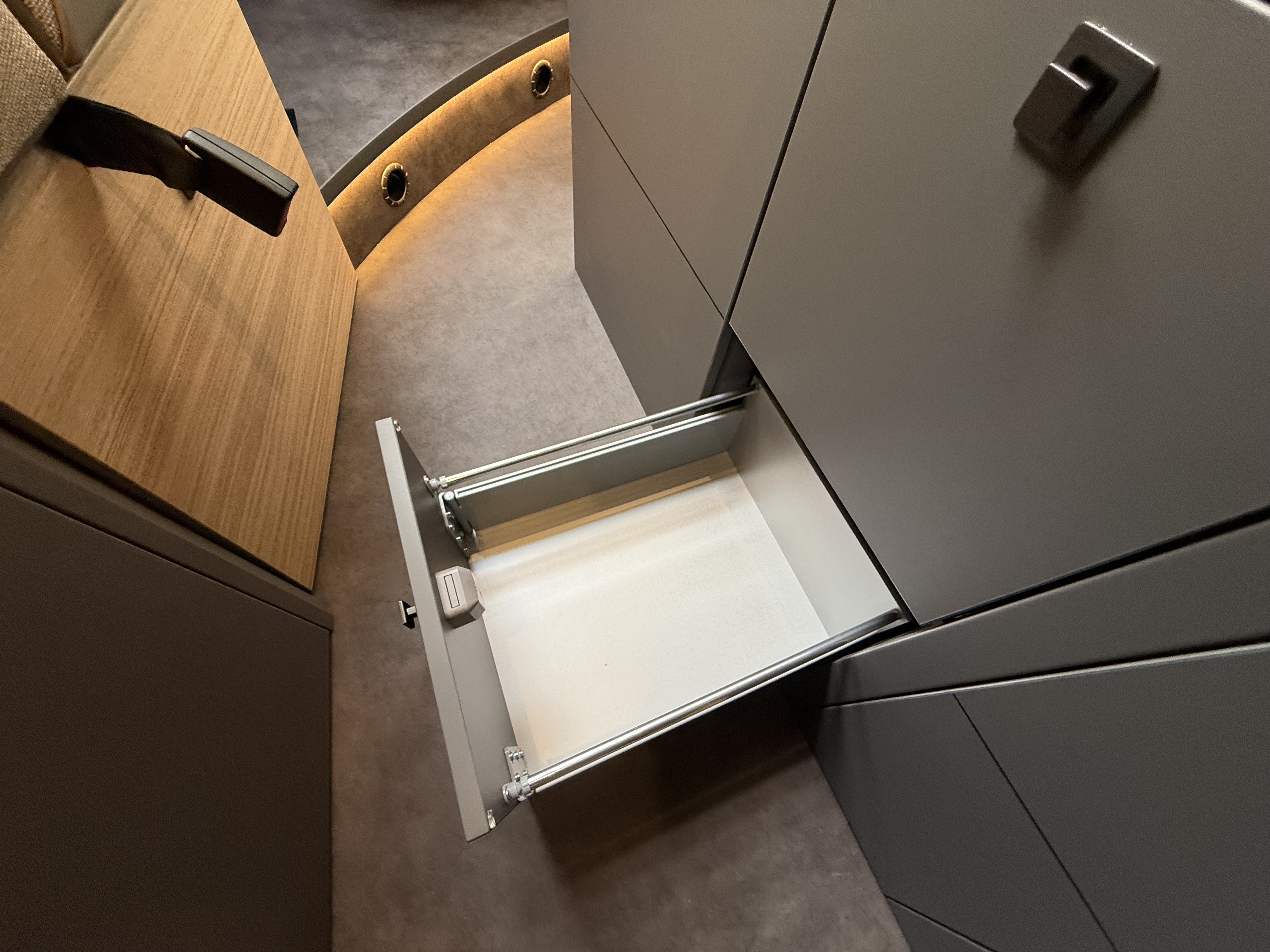 Malibu Van First Class – Two Rooms 640 LE RB charming GT skyview - Bild 17