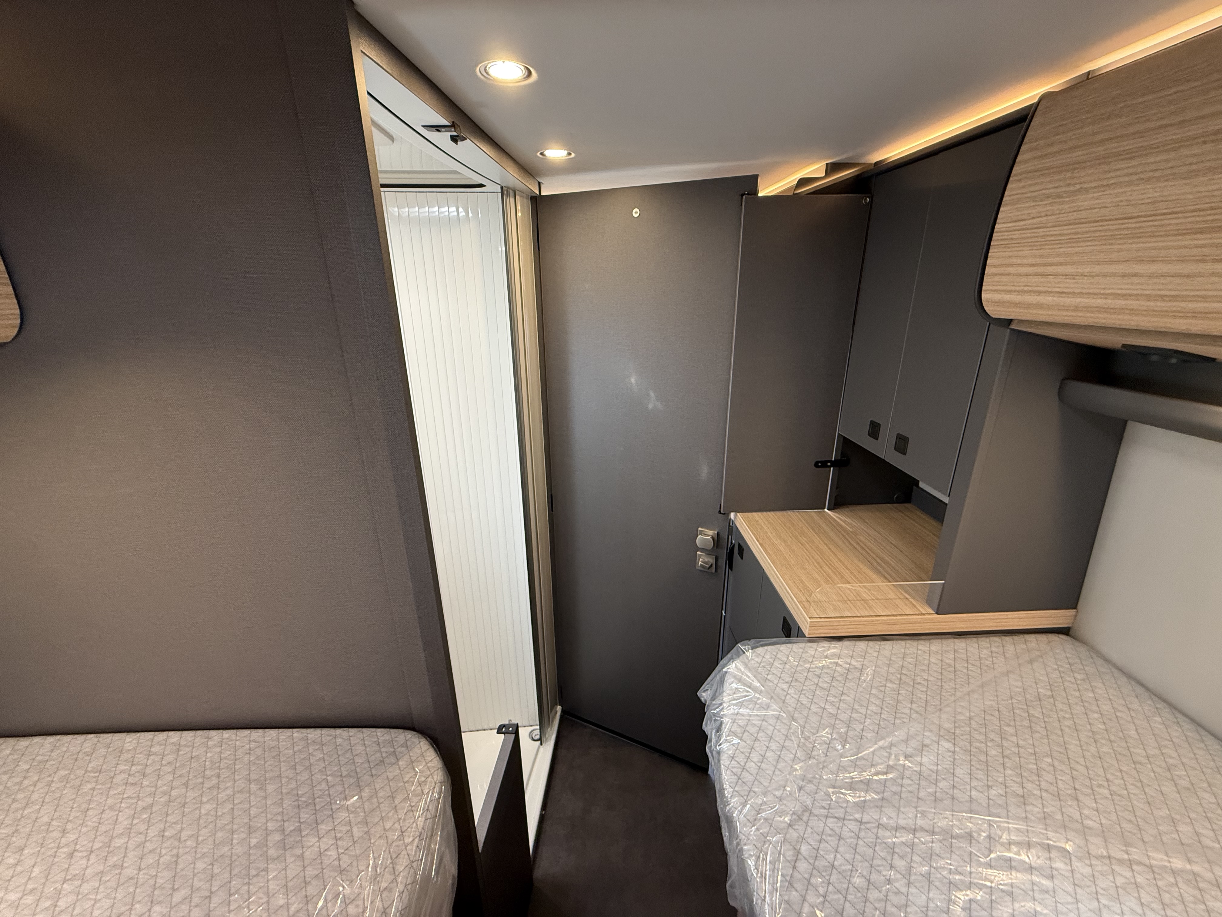 Malibu Van First Class – Two Rooms 640 LE RB charming GT skyview - Bild 25
