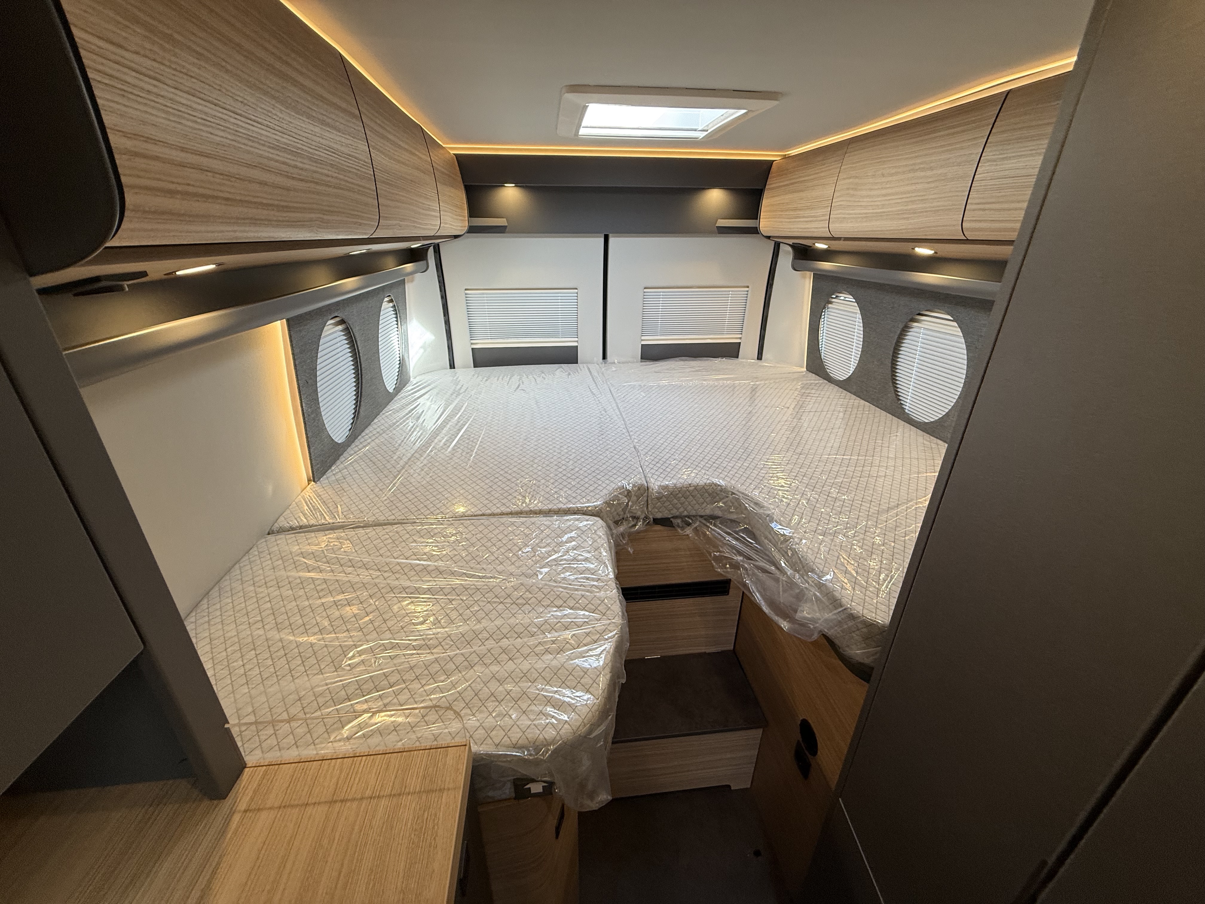 Malibu Van First Class – Two Rooms 640 LE RB charming GT skyview - Bild 31