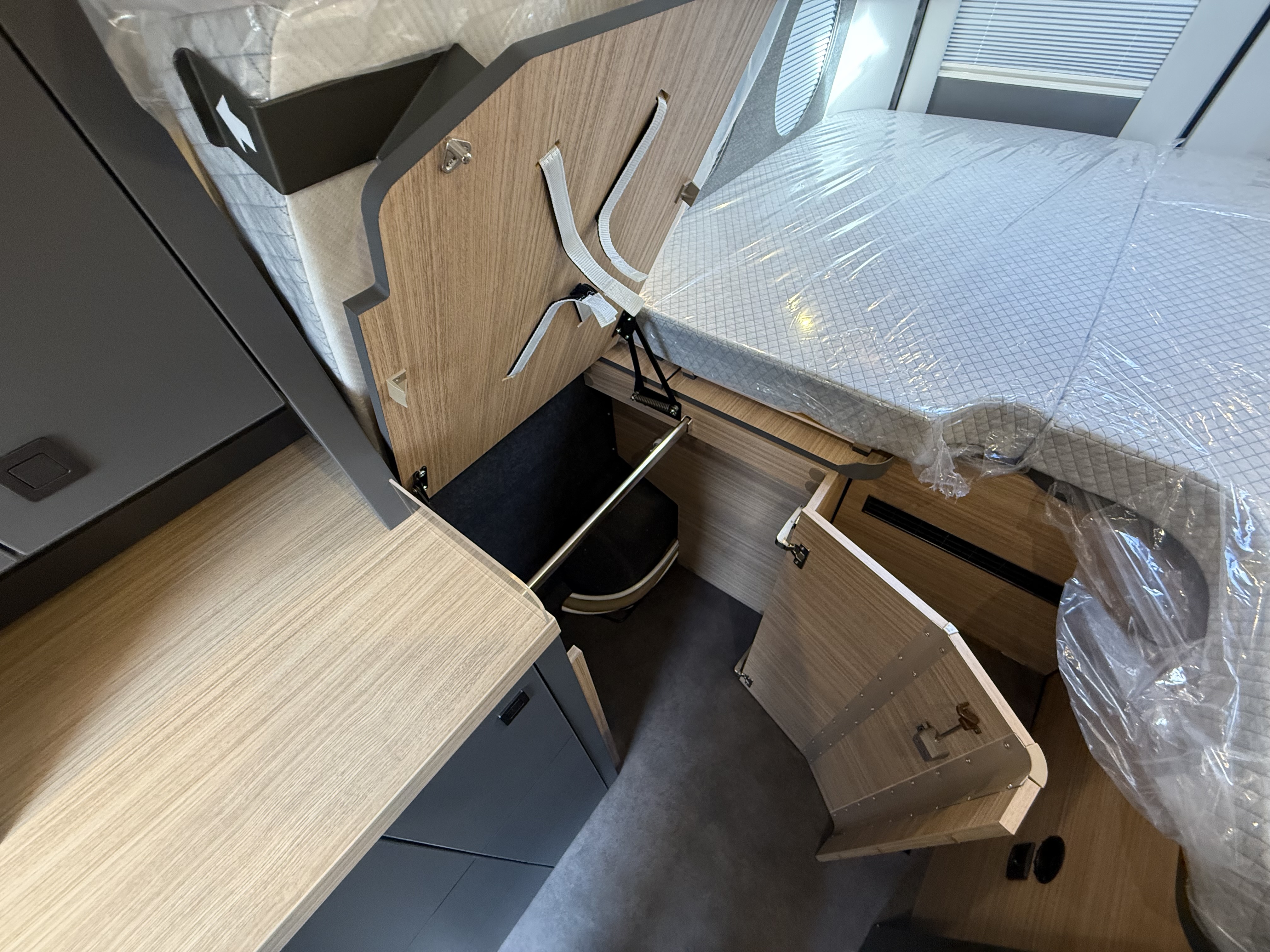 Malibu Van First Class – Two Rooms 640 LE RB charming GT skyview - Bild 35
