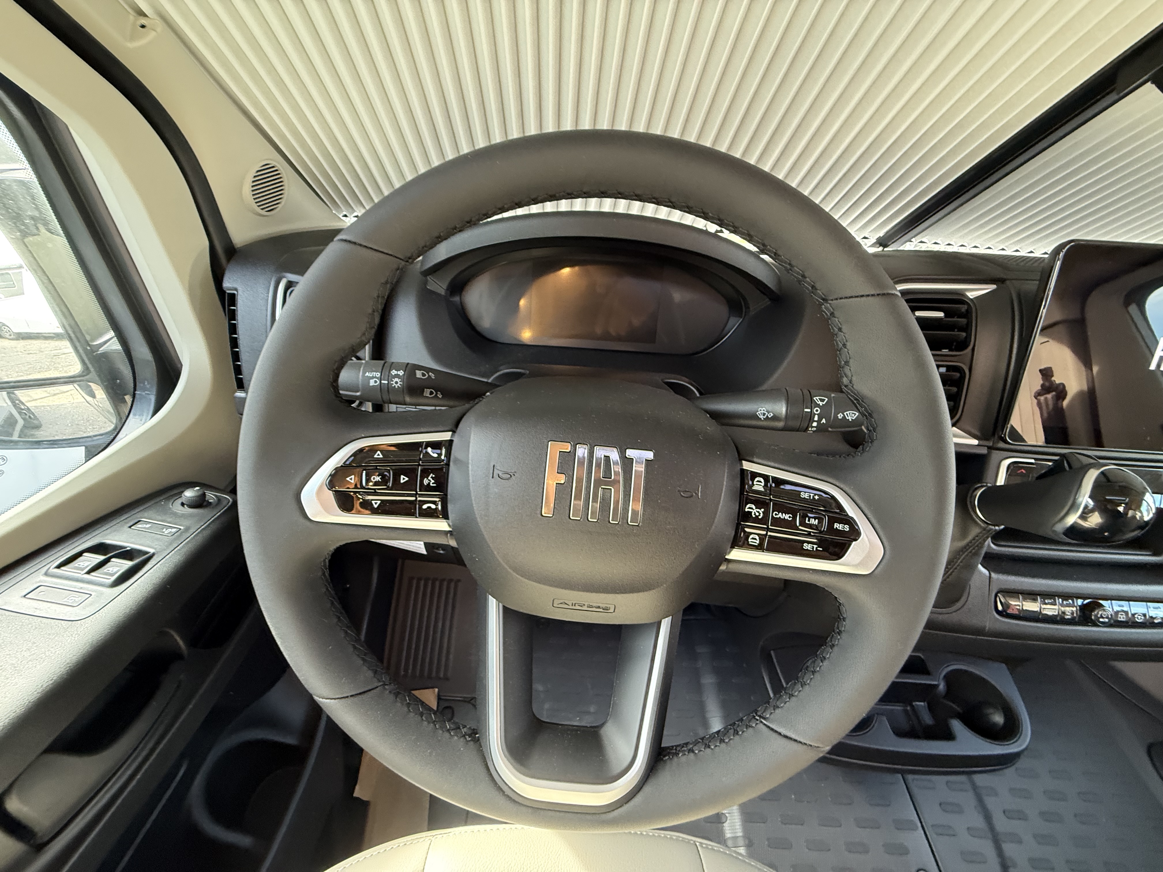 Malibu Van First Class – Two Rooms 640 LE RB charming GT skyview - Bild 37