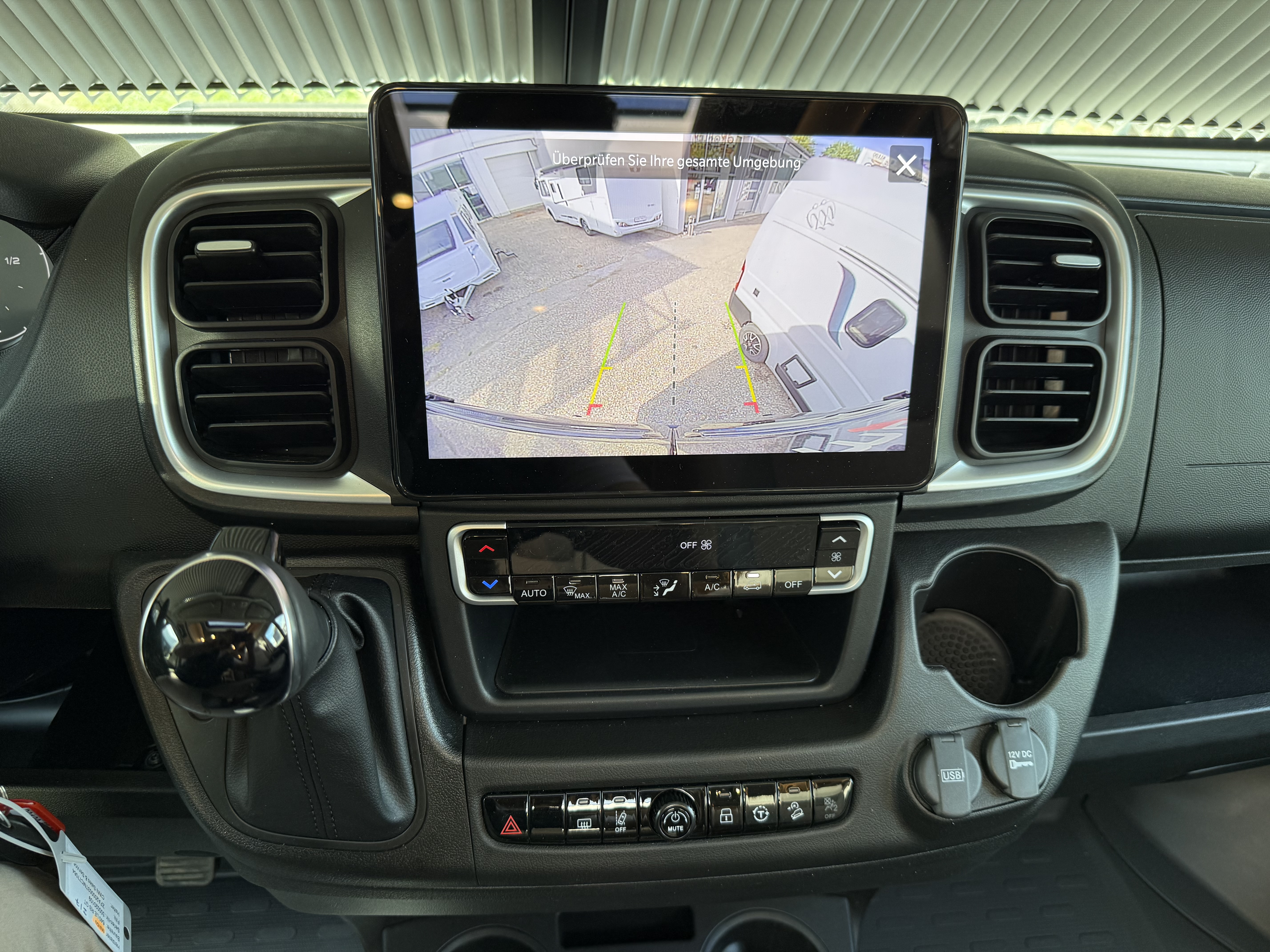 Malibu Van First Class – Two Rooms 640 LE RB charming GT skyview - Bild 41